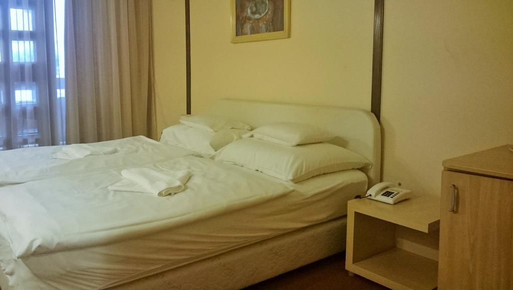 Hotel Konferencia Győr Exteriör bild