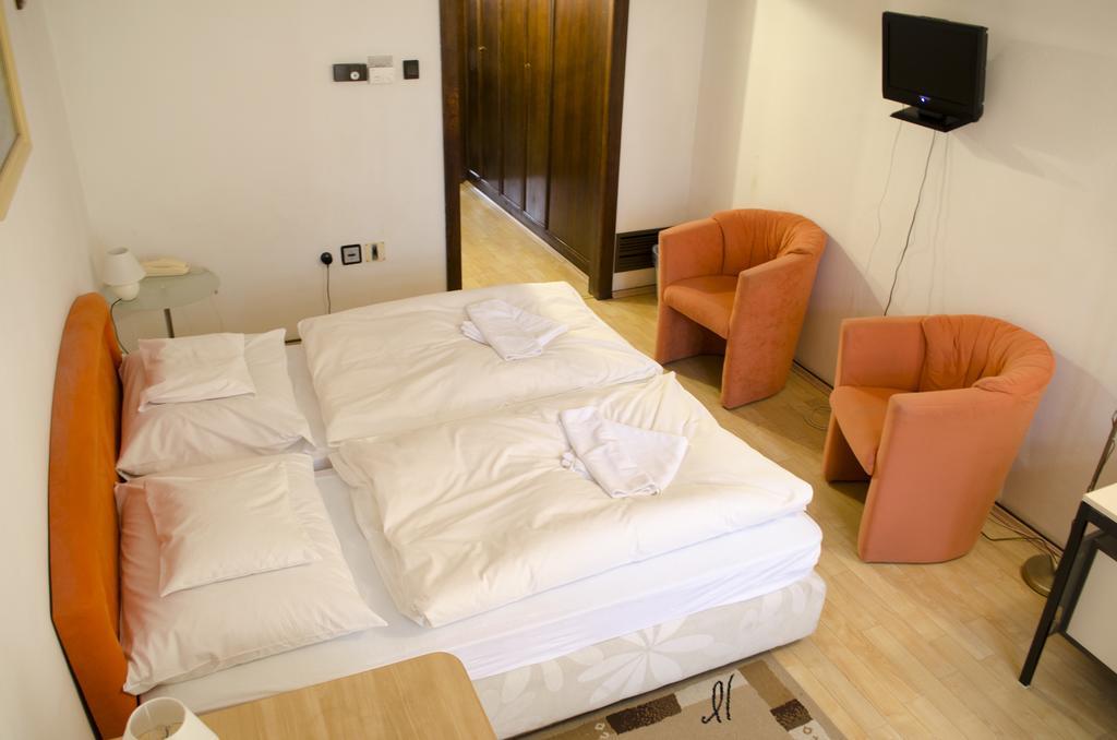 Hotel Konferencia Győr Exteriör bild