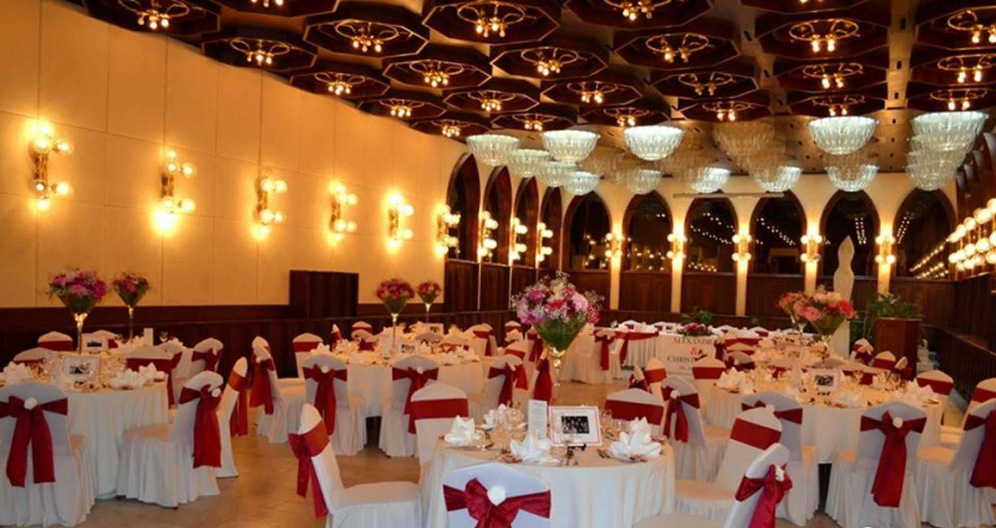 Hotel Konferencia Győr Exteriör bild