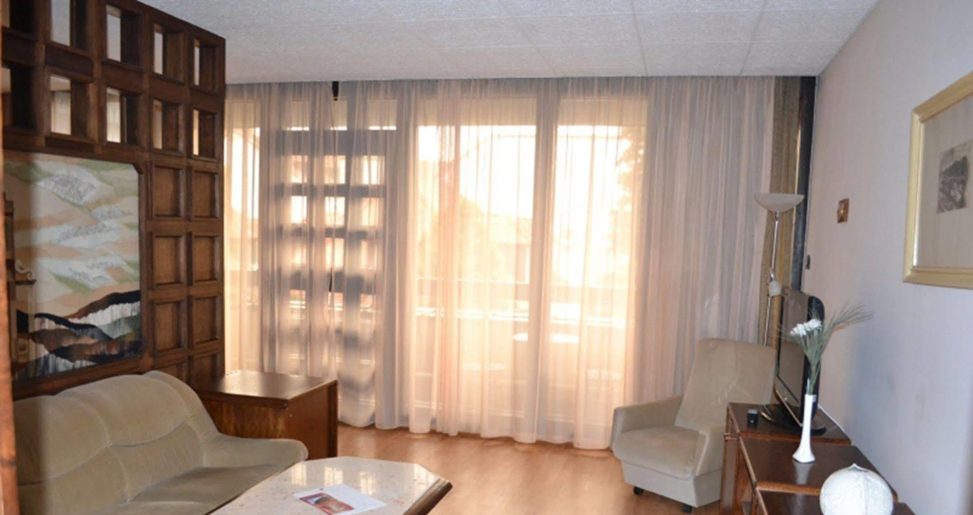Hotel Konferencia Győr Exteriör bild