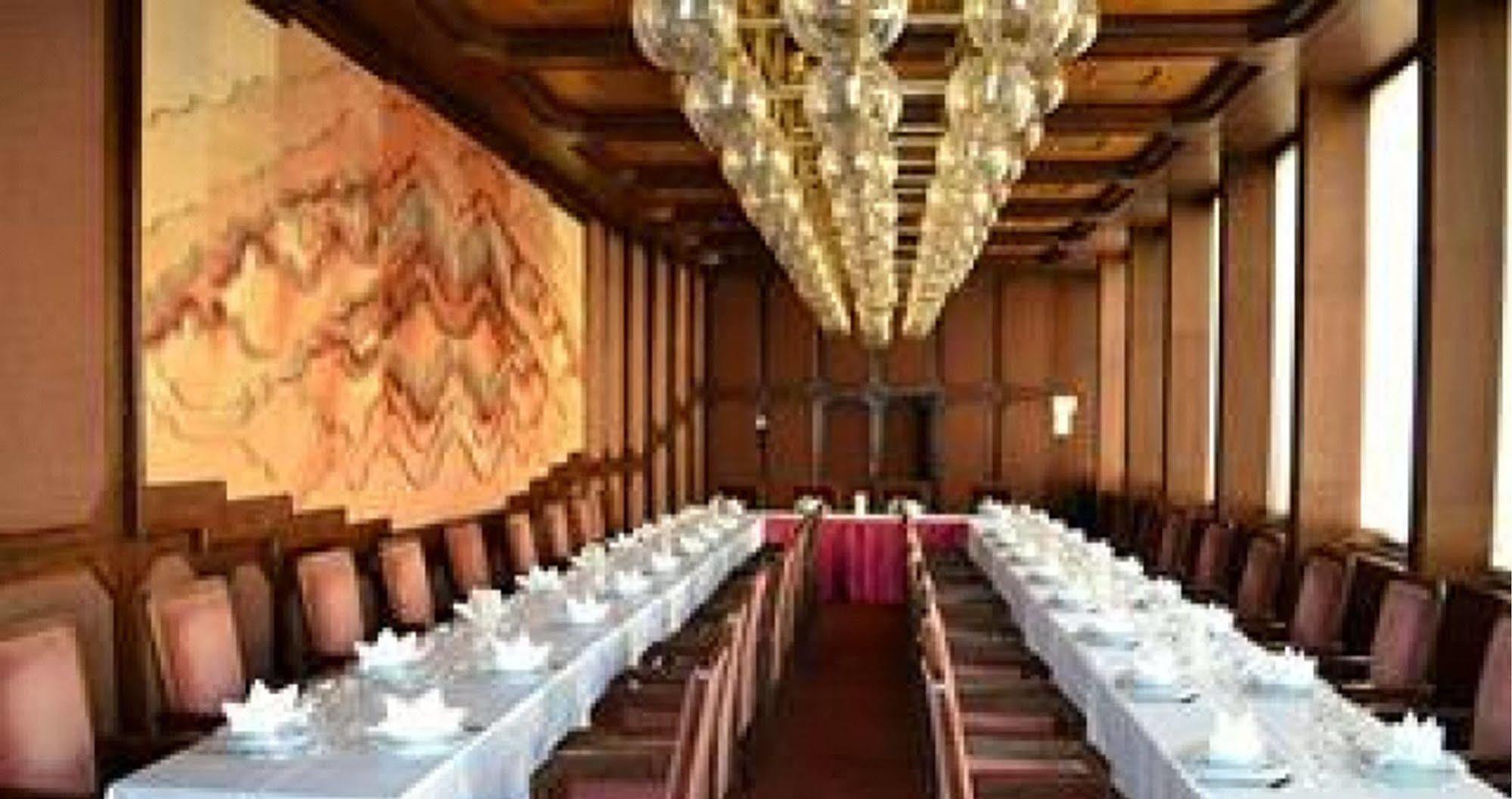 Hotel Konferencia Győr Exteriör bild