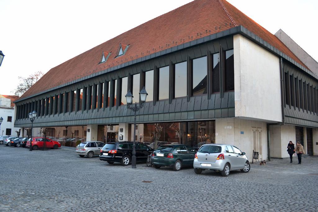 Hotel Konferencia Győr Exteriör bild